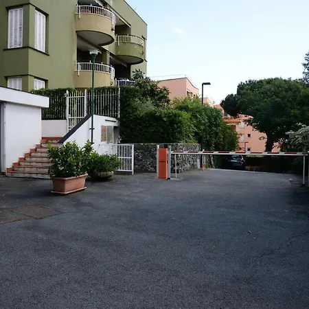 Terrazzasolemare Mimosa アパート ヴァラッツェ